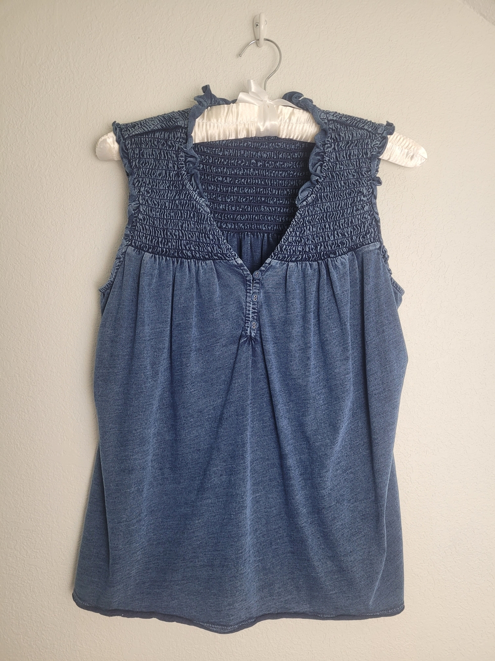 Sundance Blue Smocked Sleeveless Tank Large
